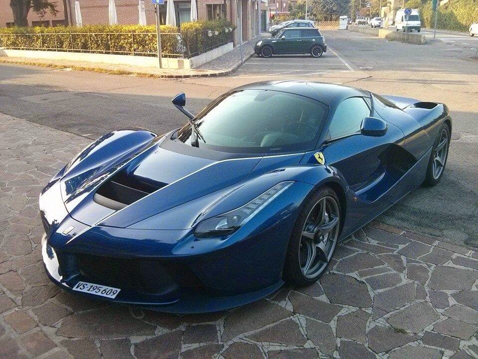 blue laferrari spotted2