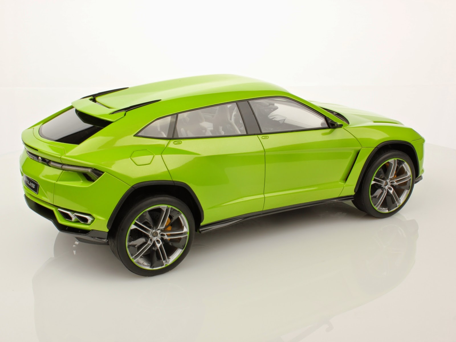 Lamborghini Urus SUV Will Have Similar Pricetag To Huracán1600 x 1200