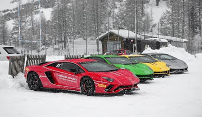 Playing In The Snow In The New Lambo Aventador S Looks ...