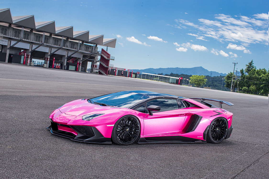 Машина Lamborghini Aventador SV