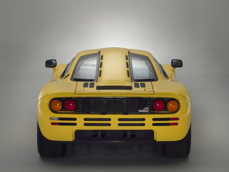 Желтый mclaren f1