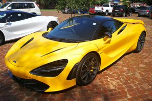 yellow mclaren 720s