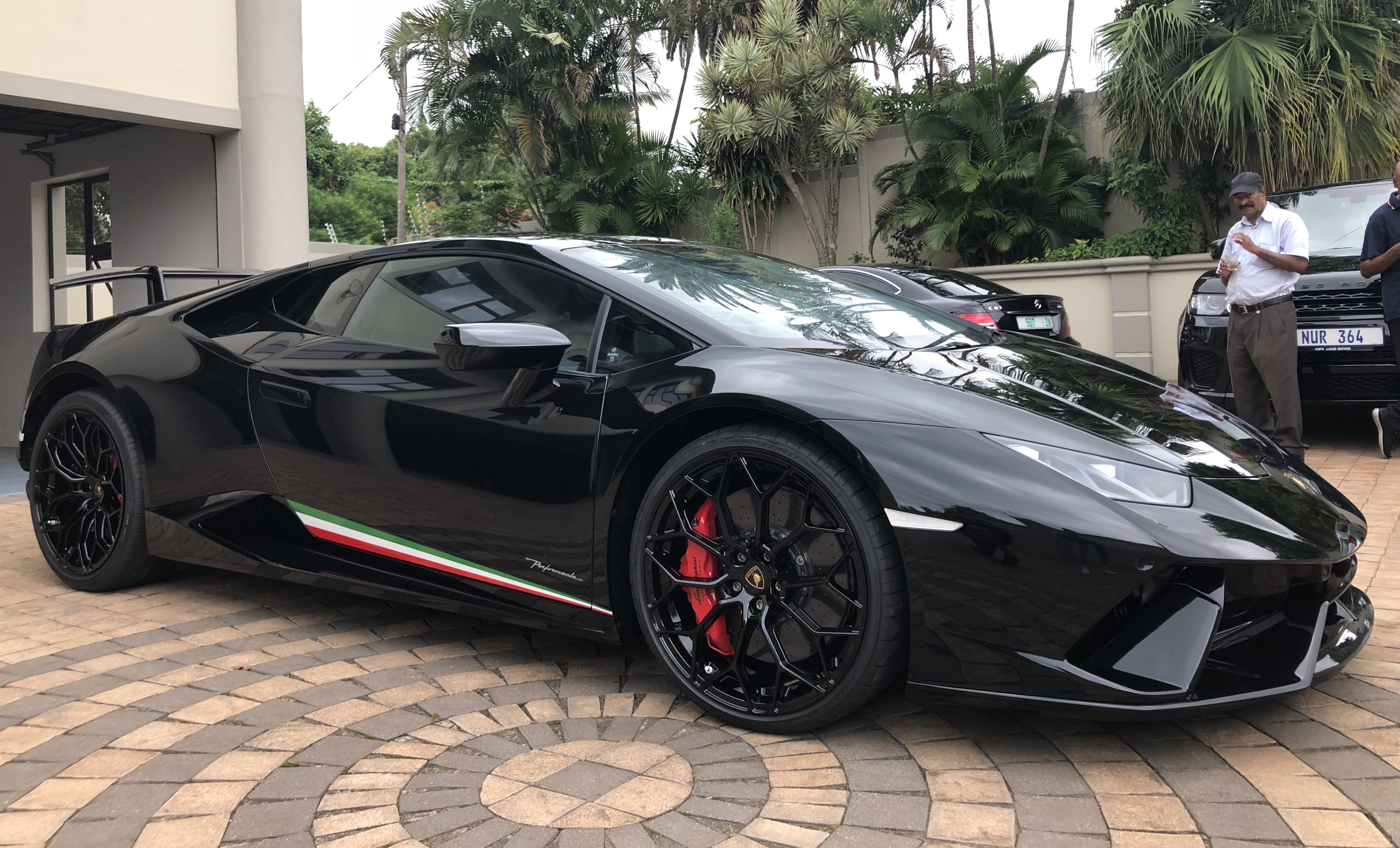 black lamborghini huracan performante south africa