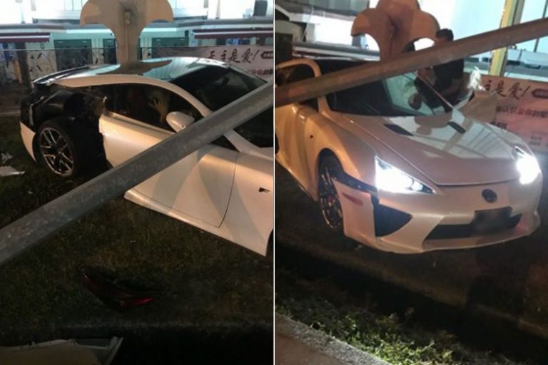 Watch The Painful Moment When A Lexus LFA Crashes In Singapore