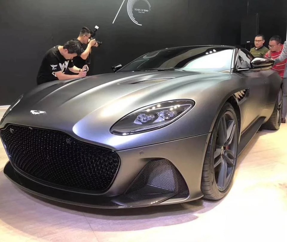 aston-martin-dbs-superleggera.jpg