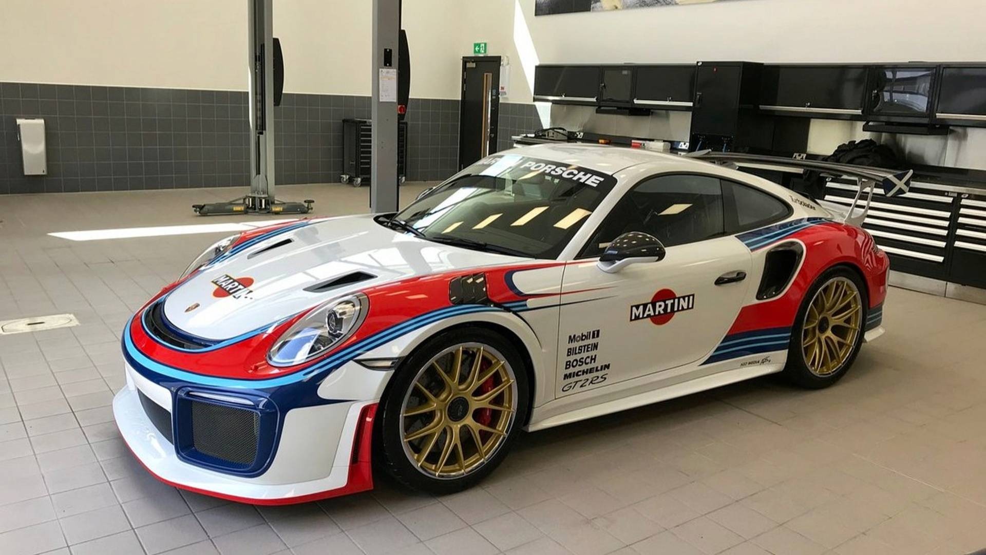 Porsche-911-GT2-RS-Converted-Into-Moby-Dick-Martini-Racing-...