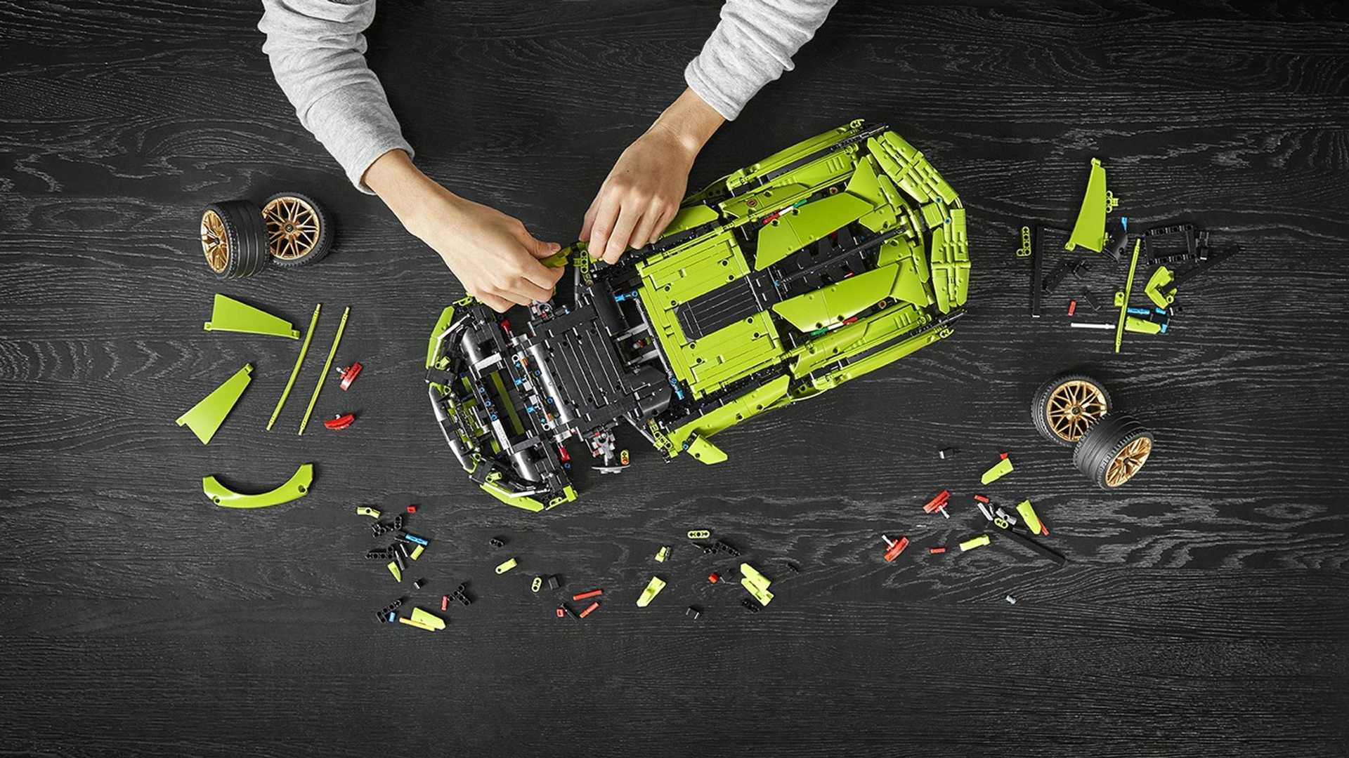 3,696 Piece Lego Technic Lamborghini Sián FKP 37 Revealed