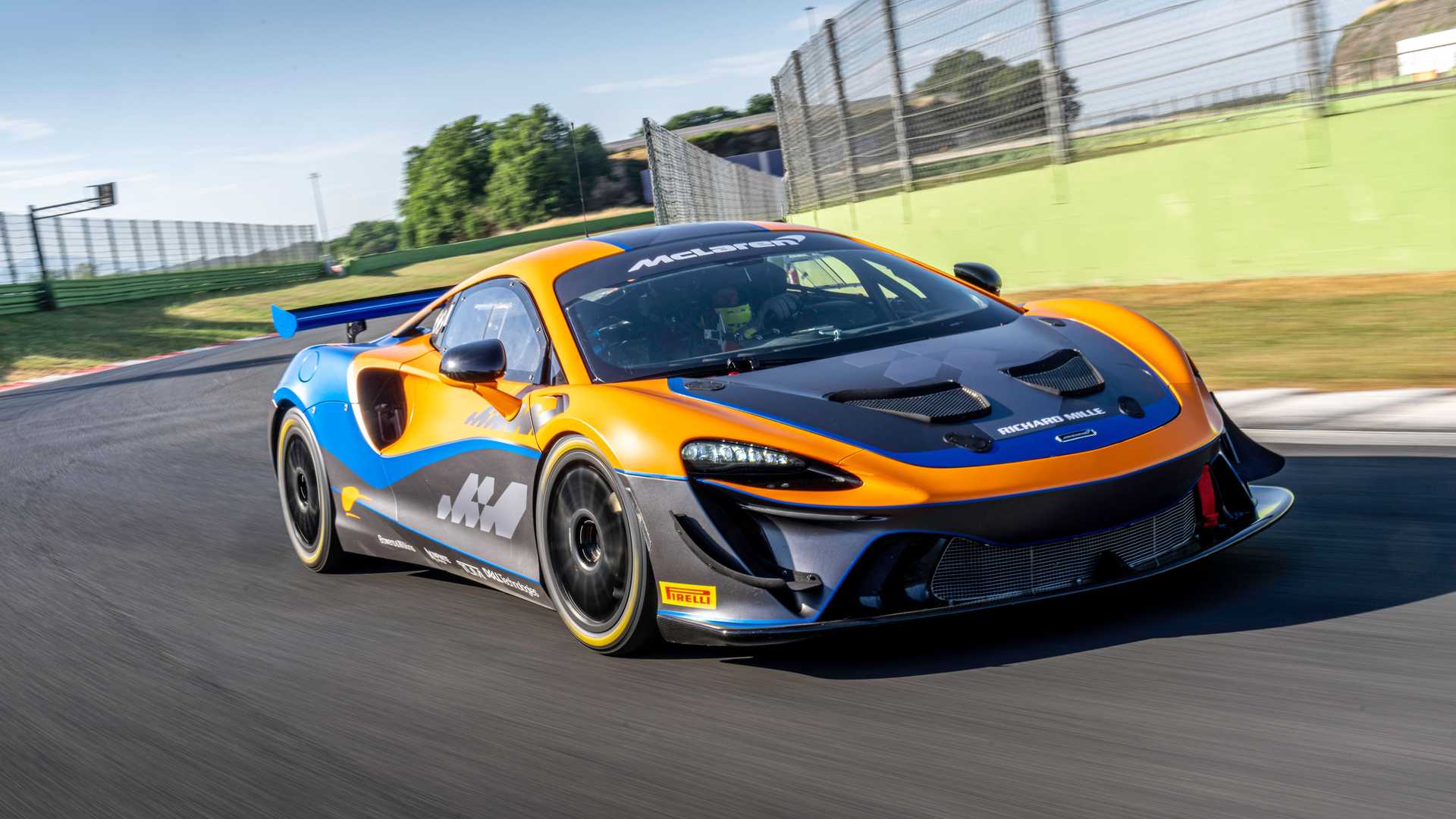 McLaren Artura GT4 Race Car Loses Weight And The Hybrid Assist