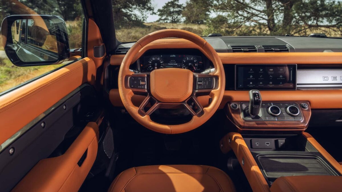 Heritage Customs Creates Ultra Cool Land Rover Defender Convertible